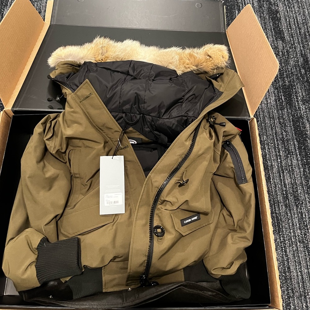 NWT- Women’s Canadian Goose Chillawack Down Bomber